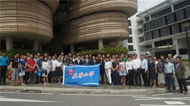 校长钟登华率团出访新加坡、澳大利亚并看望校友